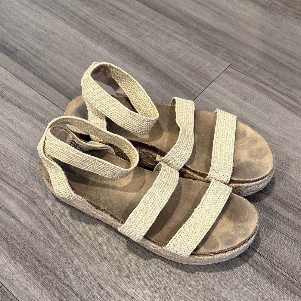 Women's Cream Sandals